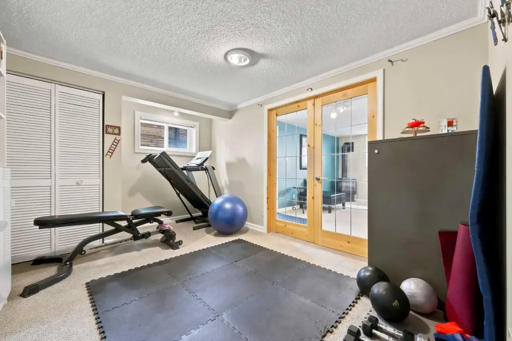 3518 3 Avenue SW Calgary AB T3C 0A6