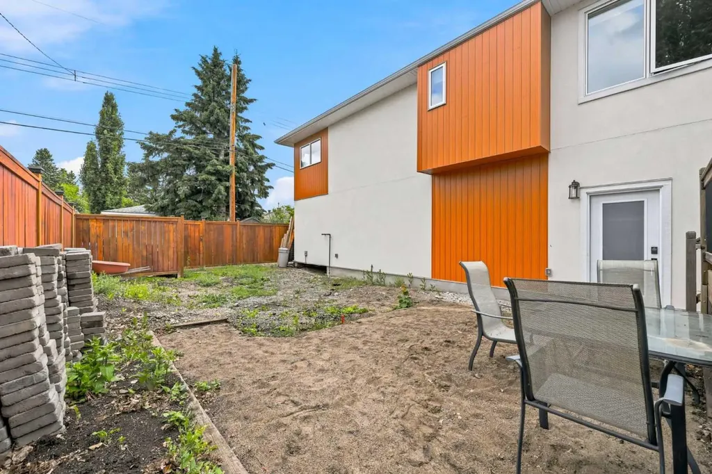 3518 3 Avenue SW Calgary AB T3C 0A6