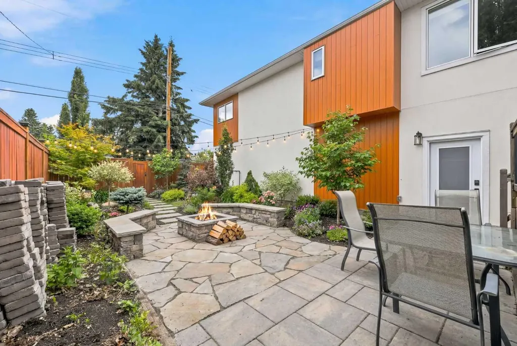 3518 3 Avenue SW Calgary AB T3C 0A6