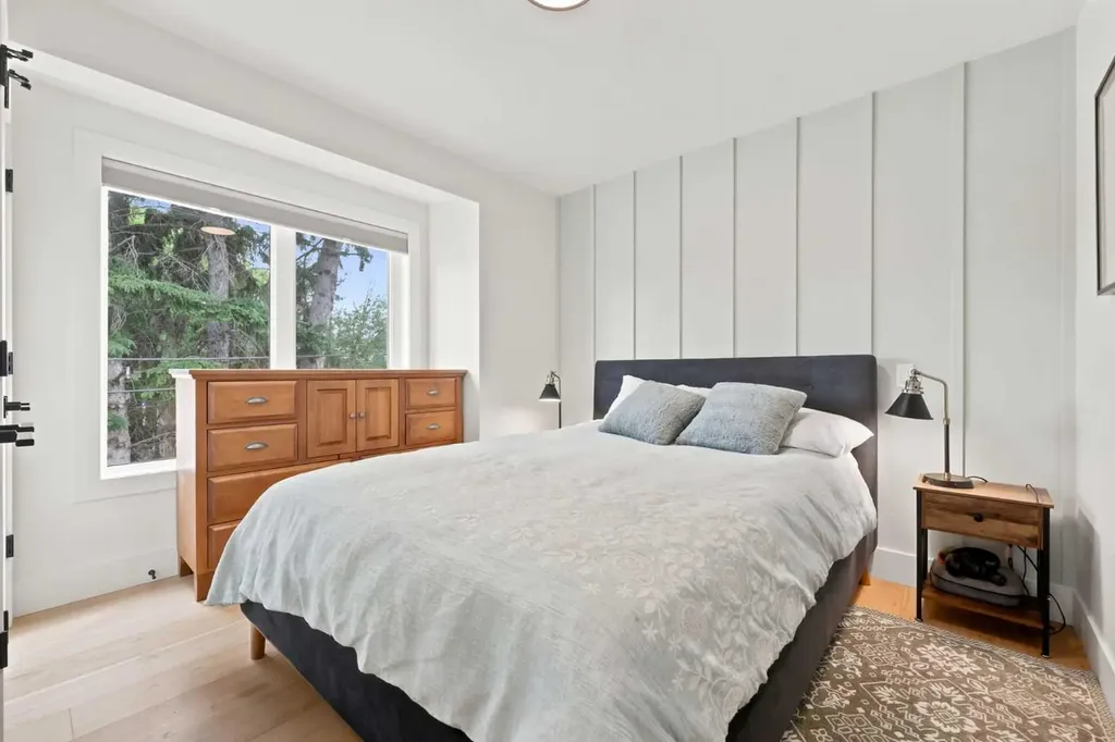 3518 3 Avenue SW Calgary AB T3C 0A6