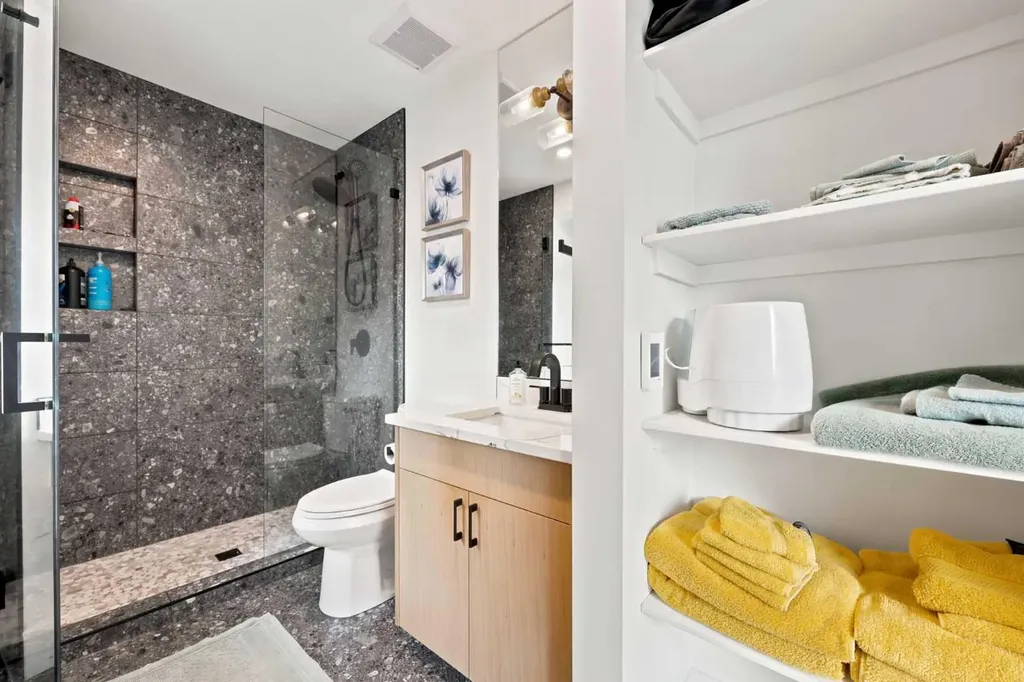 3518 3 Avenue SW Calgary AB T3C 0A6