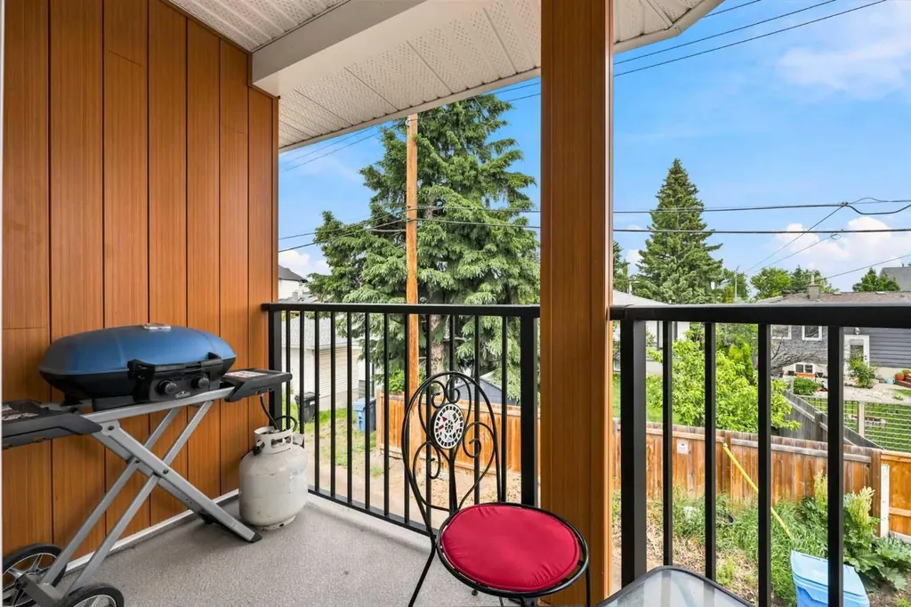 3518 3 Avenue SW Calgary AB T3C 0A6