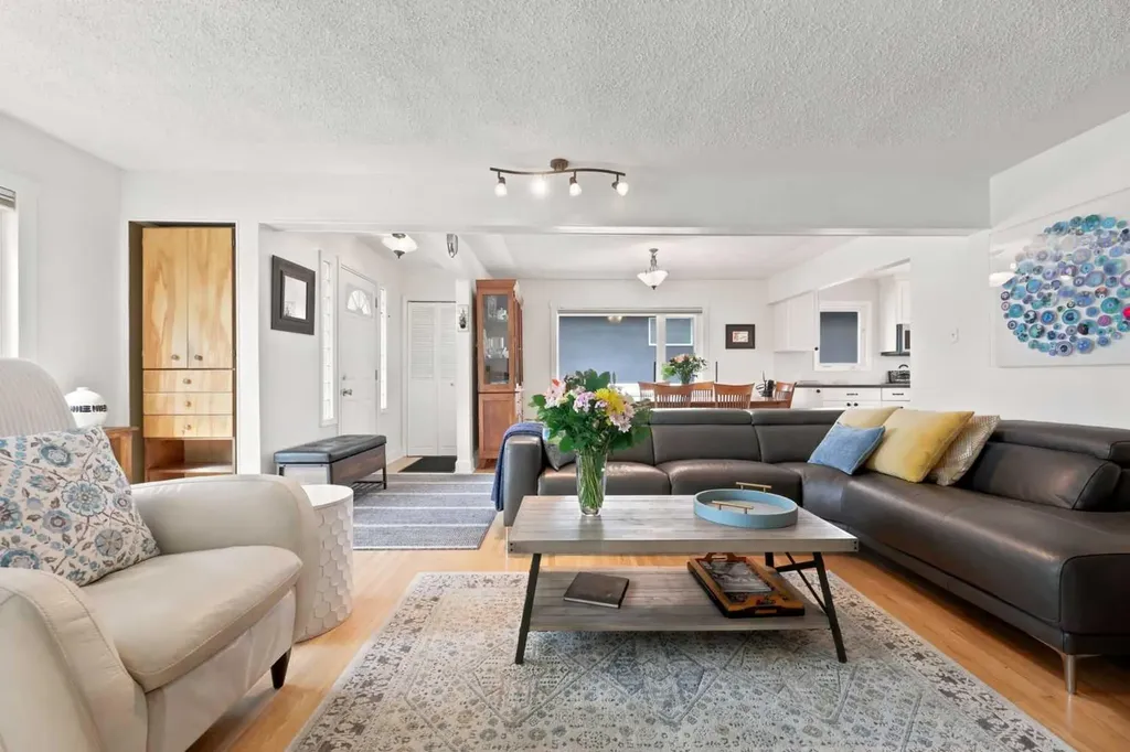 3518 3 Avenue SW Calgary AB T3C 0A6