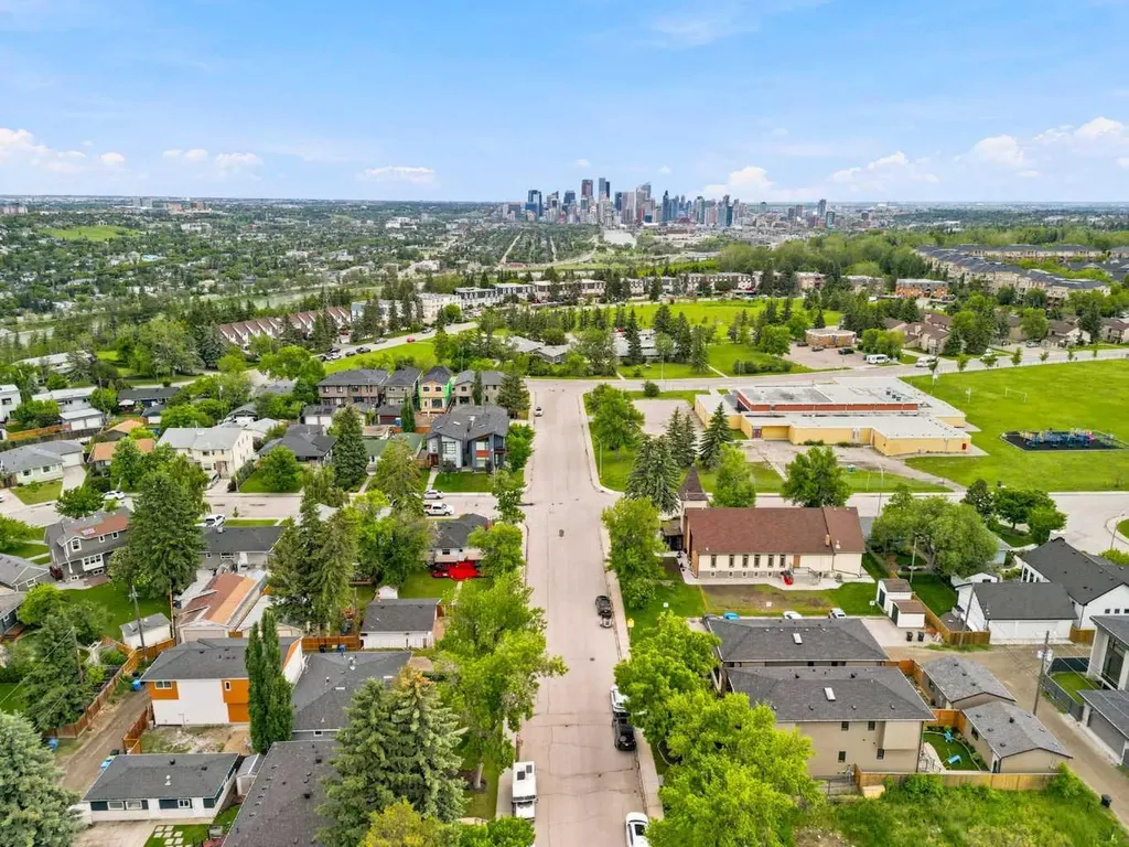 3518 3 Avenue SW Calgary AB T3C 0A6