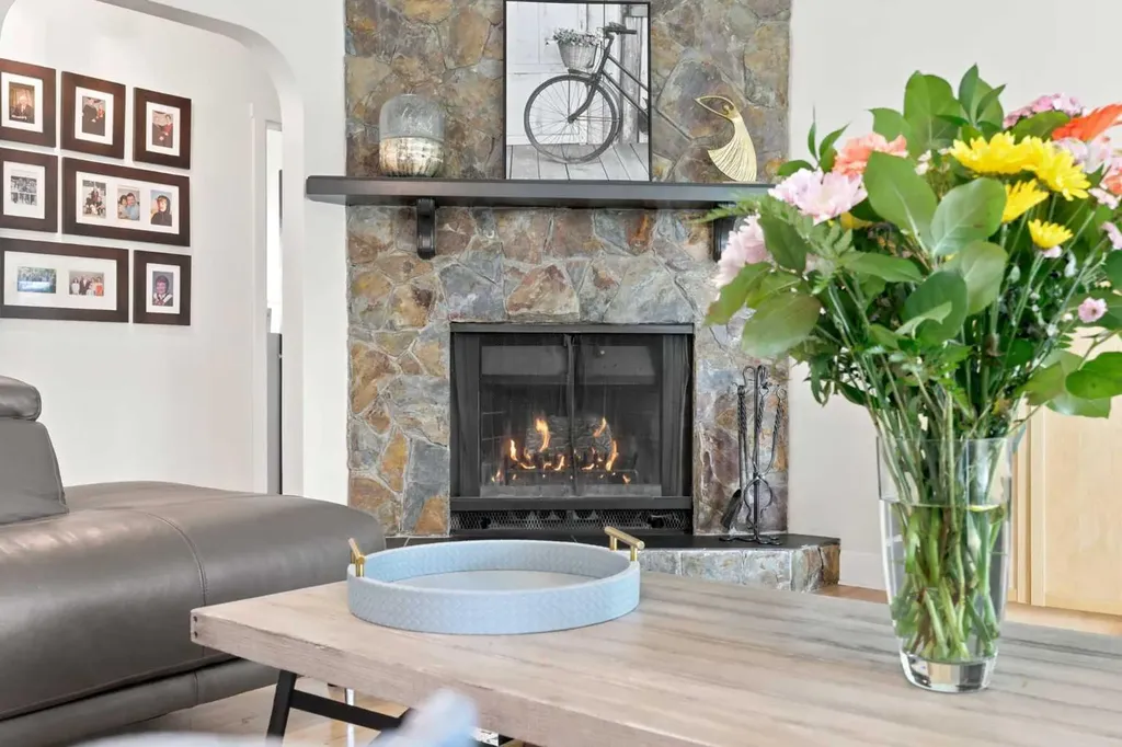 3518 3 Avenue SW Calgary AB T3C 0A6