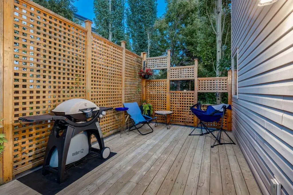 10450 Rockyledge Street NW Calgary AB T3G 5N1