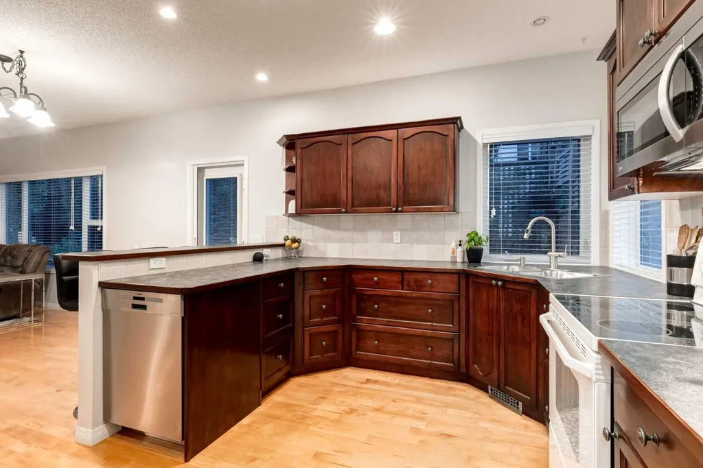 10450 Rockyledge Street NW Calgary AB T3G 5N1
