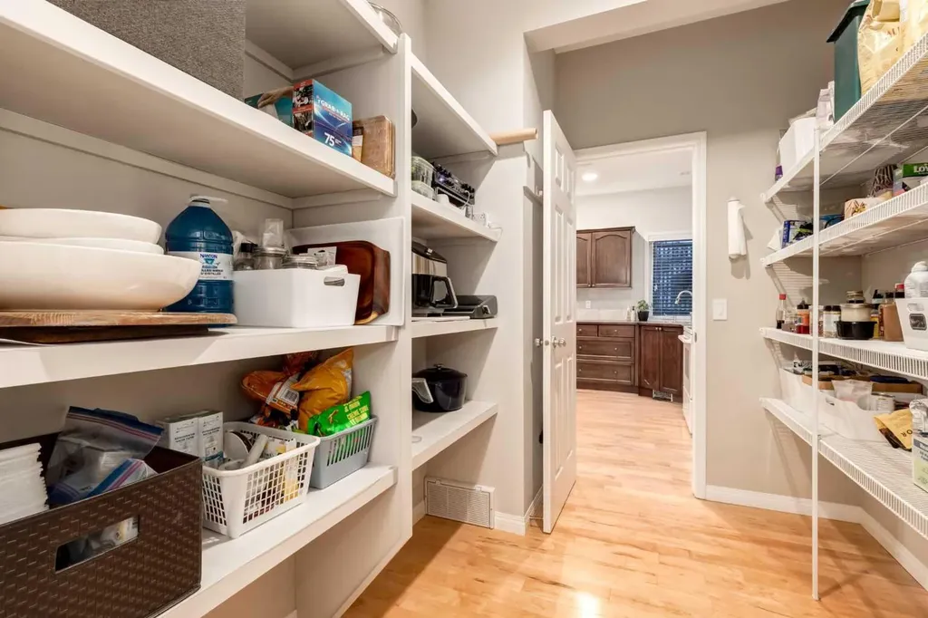10450 Rockyledge Street NW Calgary AB T3G 5N1