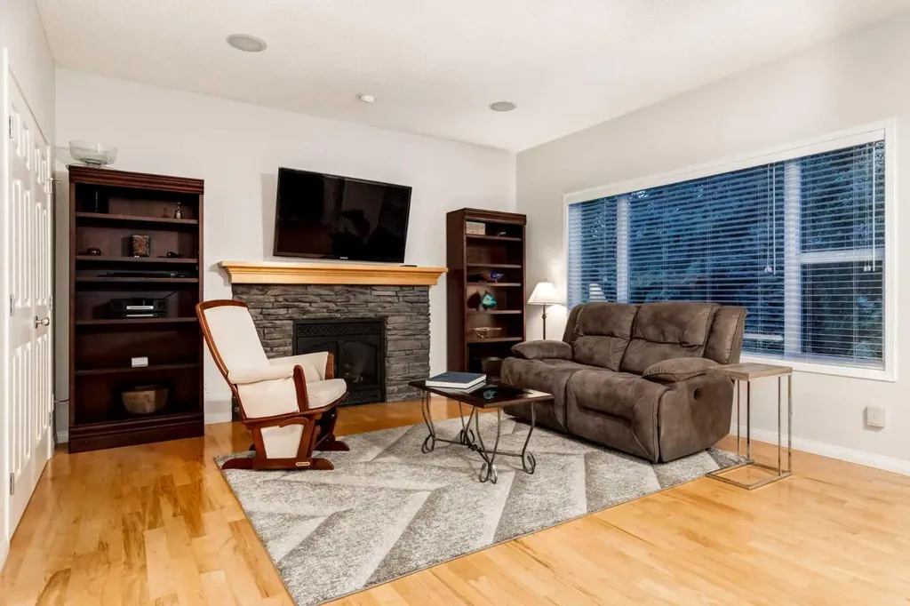 10450 Rockyledge Street NW Calgary AB T3G 5N1