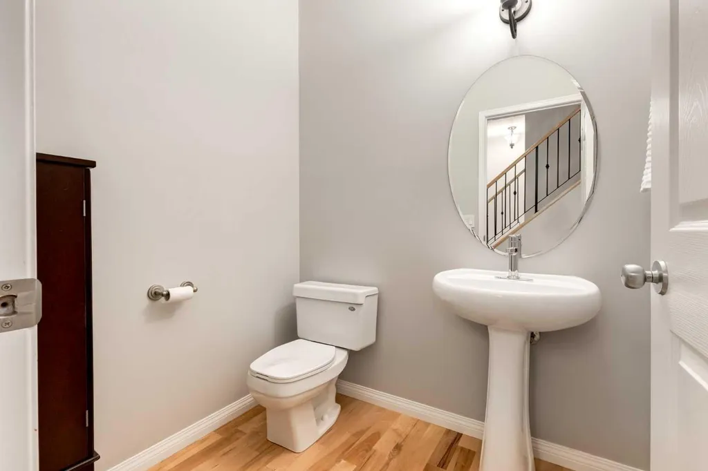 10450 Rockyledge Street NW Calgary AB T3G 5N1