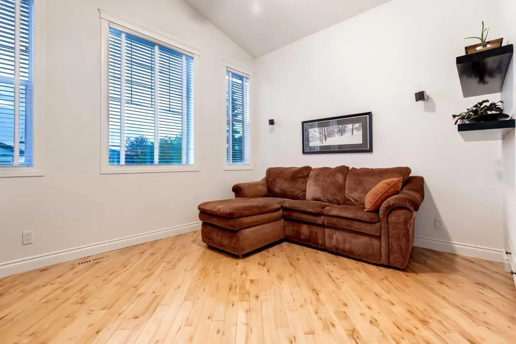 10450 Rockyledge Street NW Calgary AB T3G 5N1