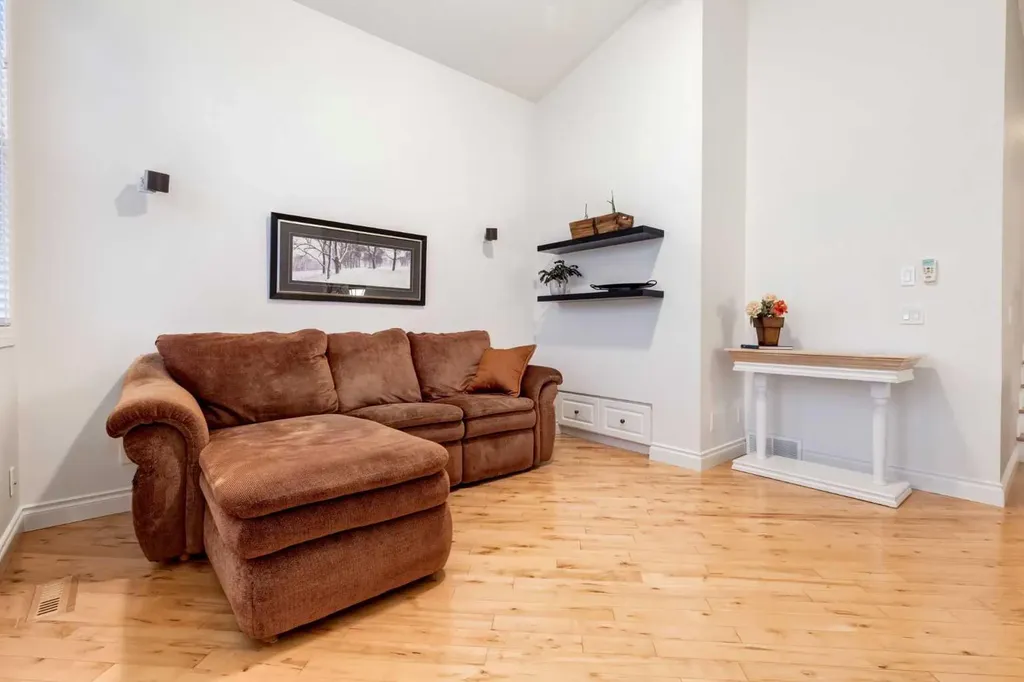 10450 Rockyledge Street NW Calgary AB T3G 5N1