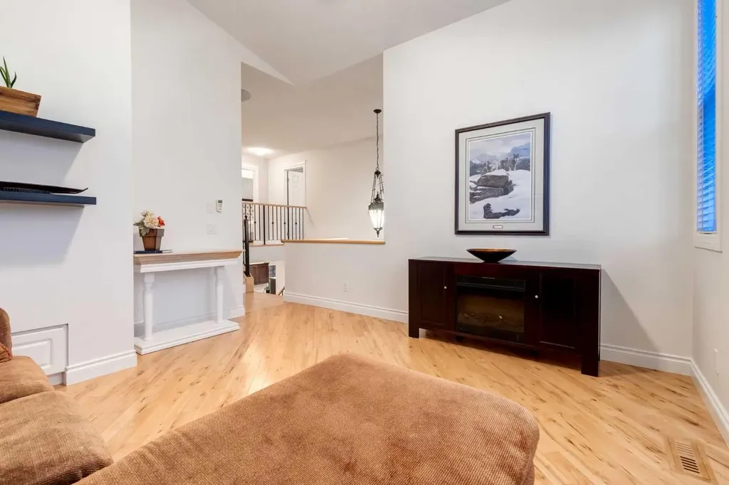 10450 Rockyledge Street NW Calgary AB T3G 5N1