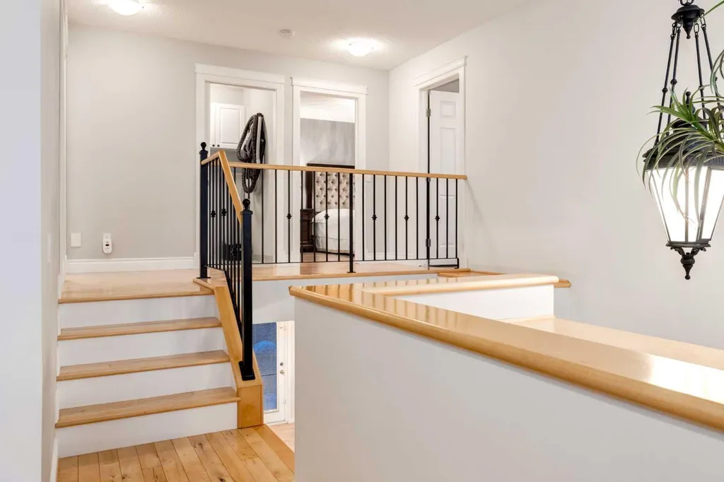 10450 Rockyledge Street NW Calgary AB T3G 5N1