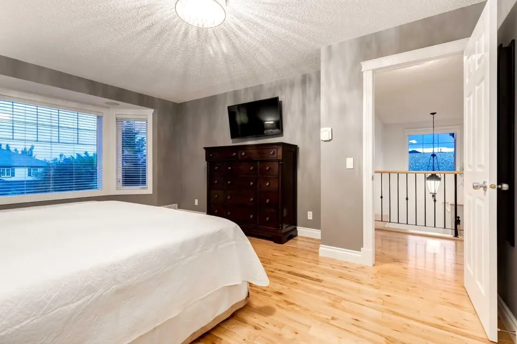 10450 Rockyledge Street NW Calgary AB T3G 5N1