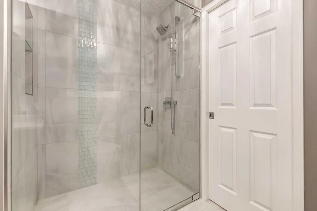 10450 Rockyledge Street NW Calgary AB T3G 5N1