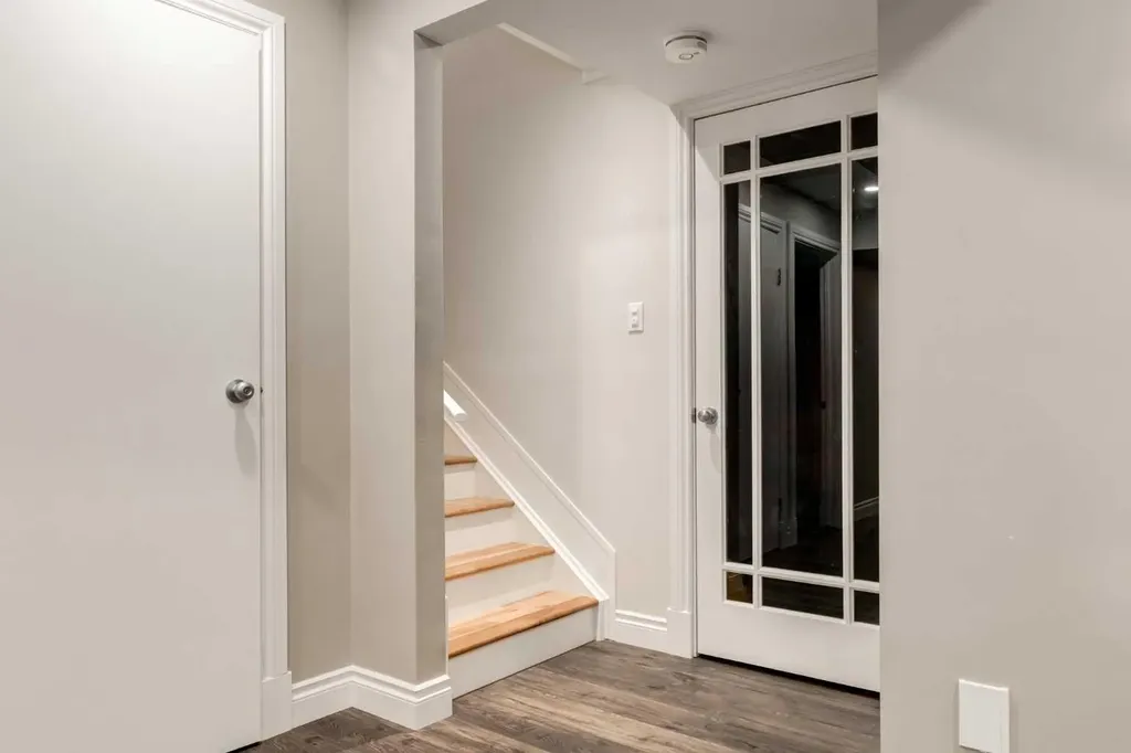 10450 Rockyledge Street NW Calgary AB T3G 5N1