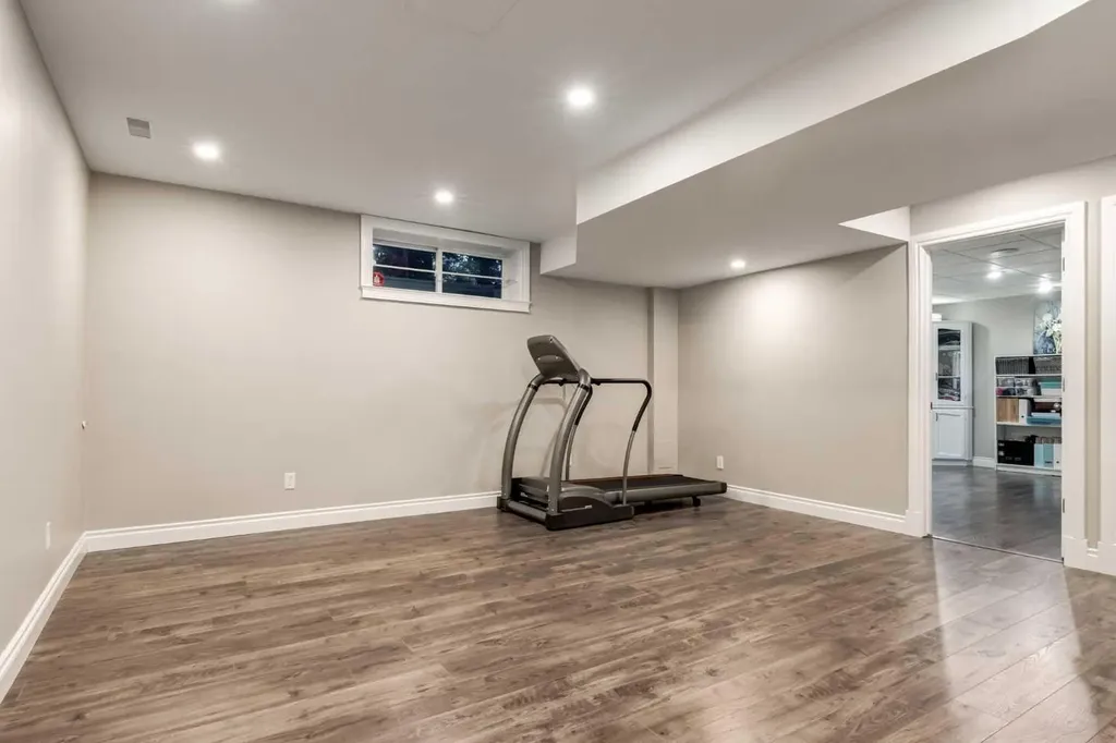10450 Rockyledge Street NW Calgary AB T3G 5N1
