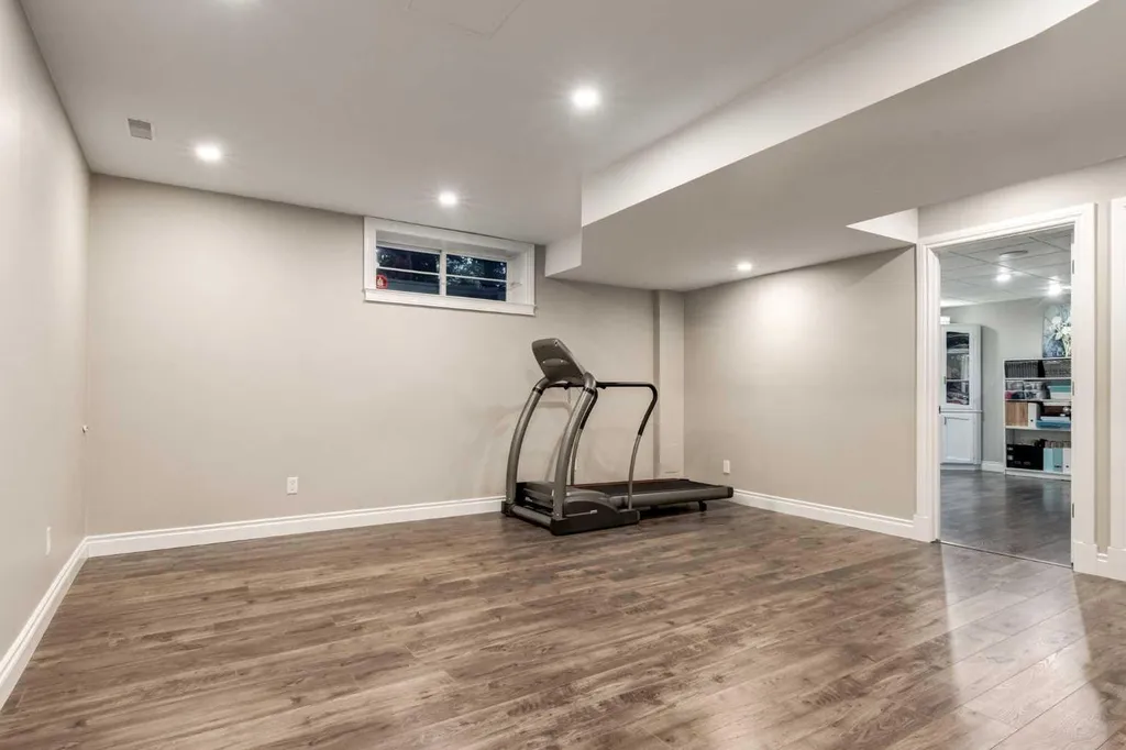 10450 Rockyledge Street NW Calgary AB T3G 5N1