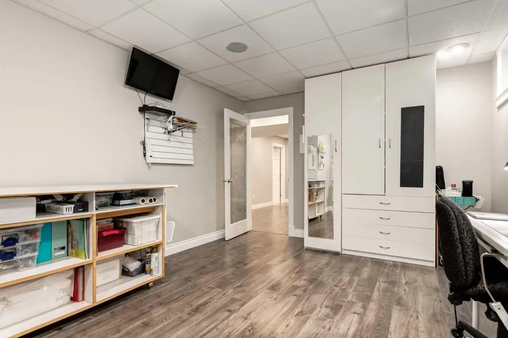 10450 Rockyledge Street NW Calgary AB T3G 5N1