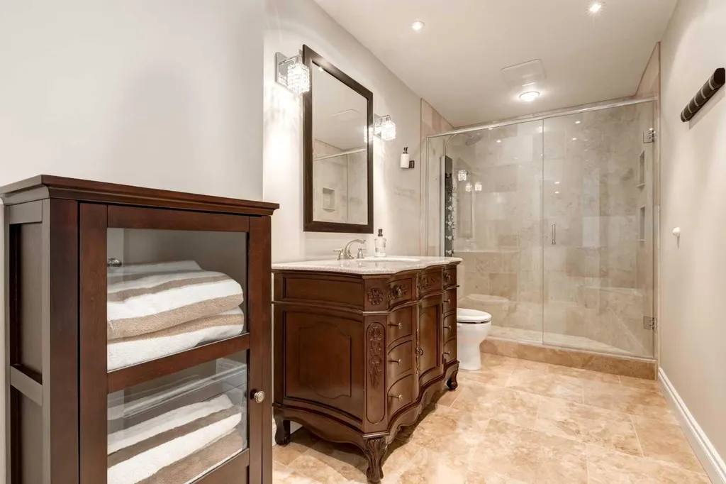 10450 Rockyledge Street NW Calgary AB T3G 5N1