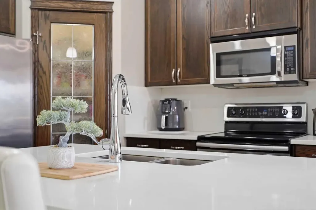 1 Cody Place Red Deer AB T4P 0M4