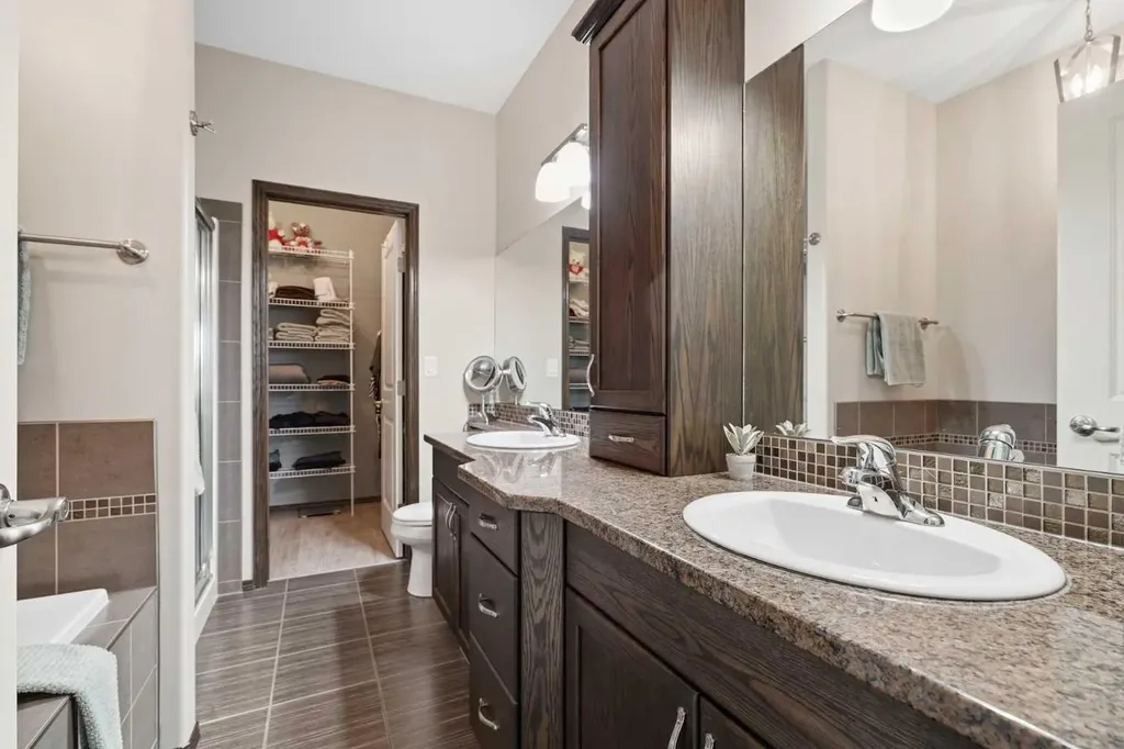 1 Cody Place Red Deer AB T4P 0M4