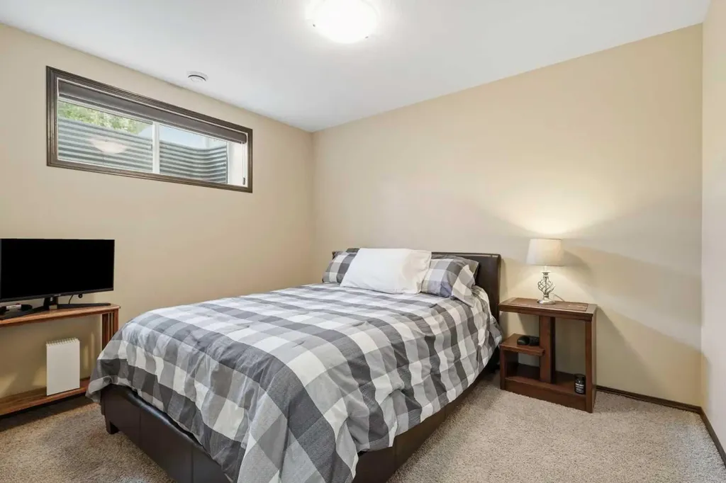 1 Cody Place Red Deer AB T4P 0M4