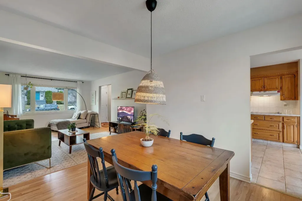 254 Hendon Drive NW Calgary AB T2K 1Z5