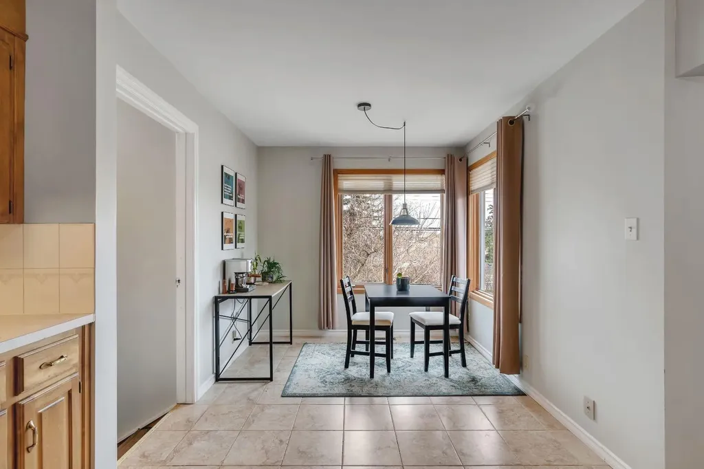 254 Hendon Drive NW Calgary AB T2K 1Z5