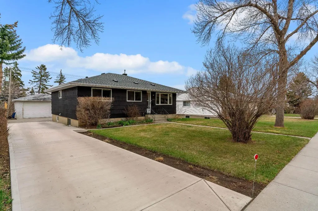 254 Hendon Drive NW Calgary AB T2K 1Z5