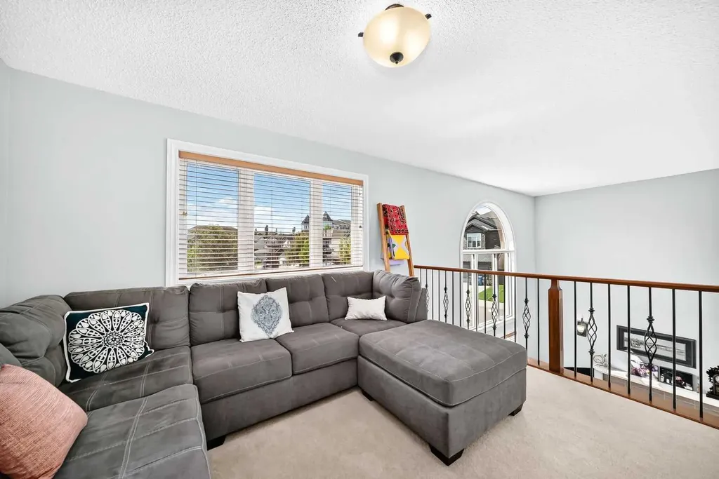 209 Crystal Green Point Okotoks AB T1S 2K7