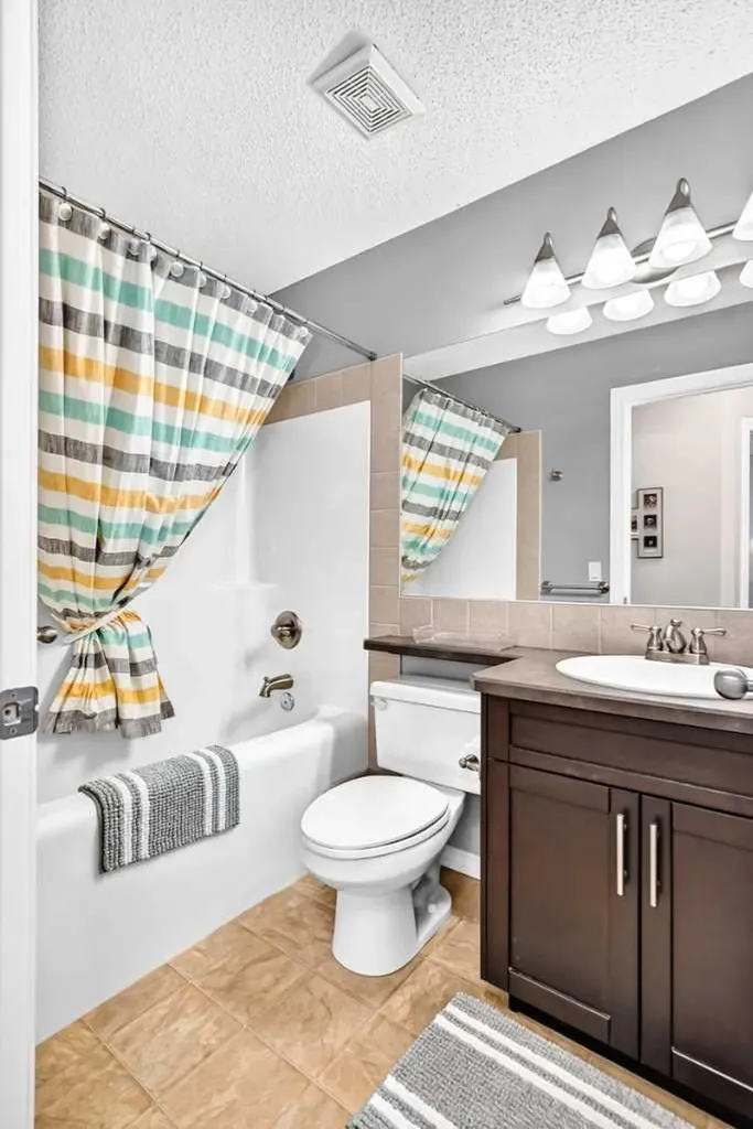 209 Crystal Green Point Okotoks AB T1S 2K7