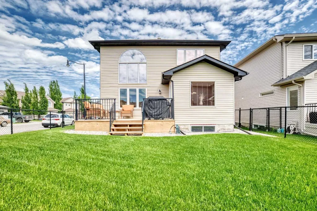 209 Crystal Green Point Okotoks AB T1S 2K7