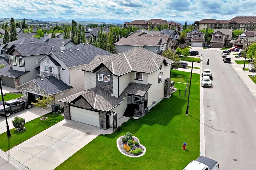 209 Crystal Green Point Okotoks AB T1S 2K7