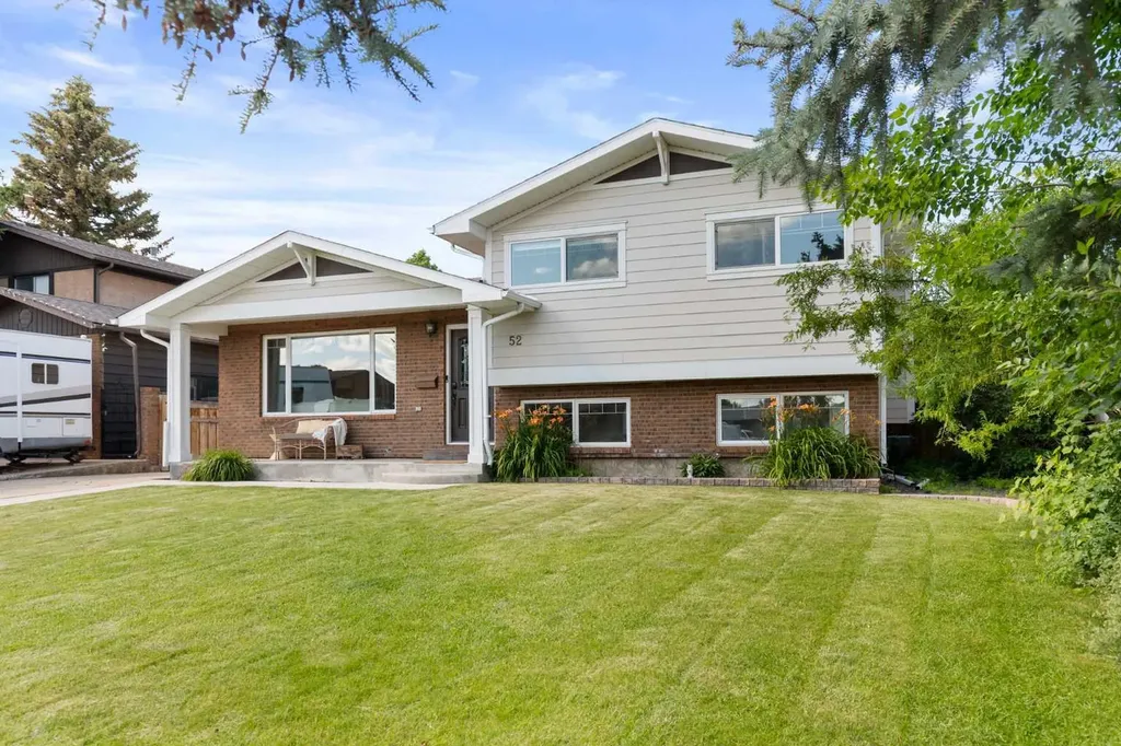 52 Cunliffe Crescent SE Medicine Hat AB T1B 1K6