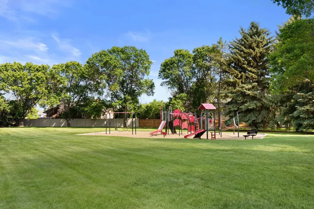 52 Cunliffe Crescent SE Medicine Hat AB T1B 1K6