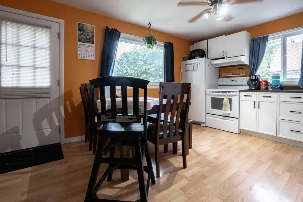 4811 53 Avenue Grimshaw AB T0H1W0