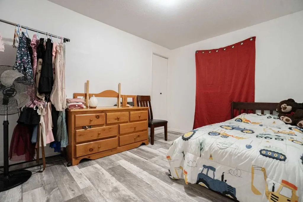 4811 53 Avenue Grimshaw AB T0H1W0