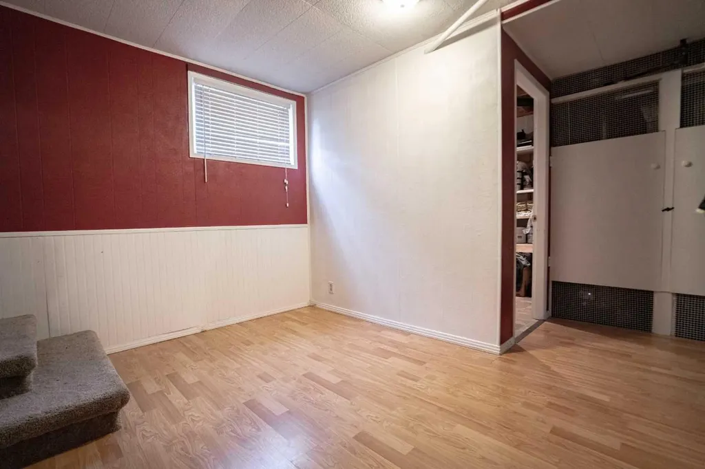 4811 53 Avenue Grimshaw AB T0H1W0
