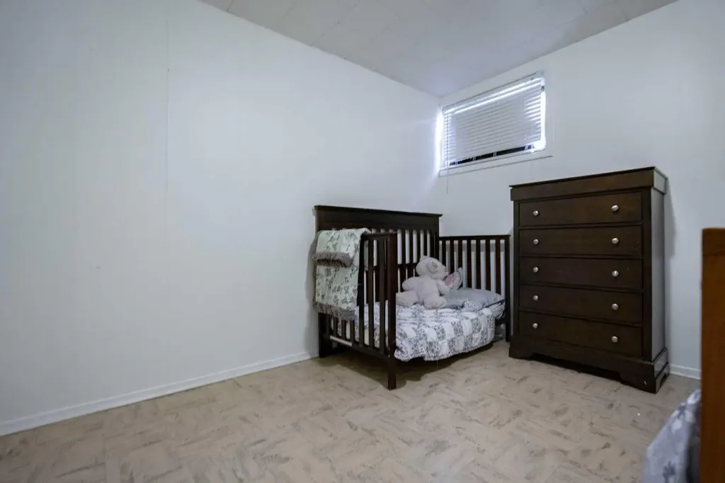 4811 53 Avenue Grimshaw AB T0H1W0