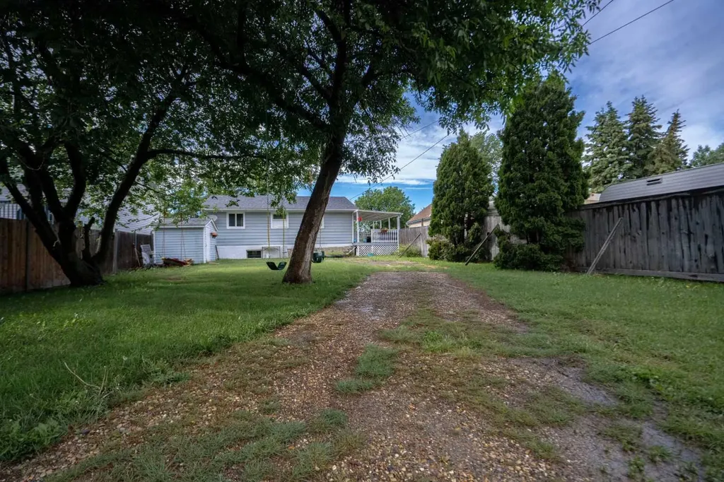 4811 53 Avenue Grimshaw AB T0H1W0