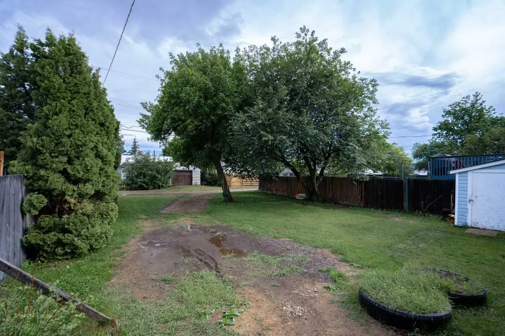 4811 53 Avenue Grimshaw AB T0H1W0
