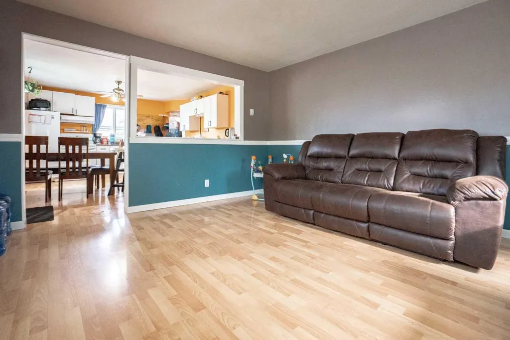 4811 53 Avenue Grimshaw AB T0H1W0