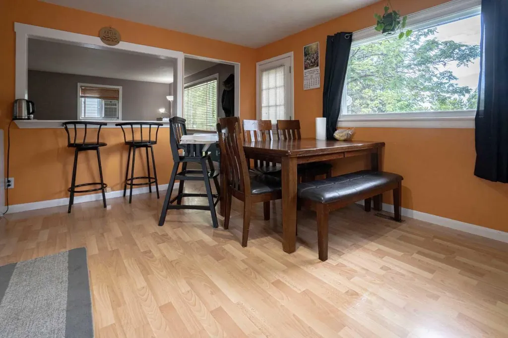 4811 53 Avenue Grimshaw AB T0H1W0