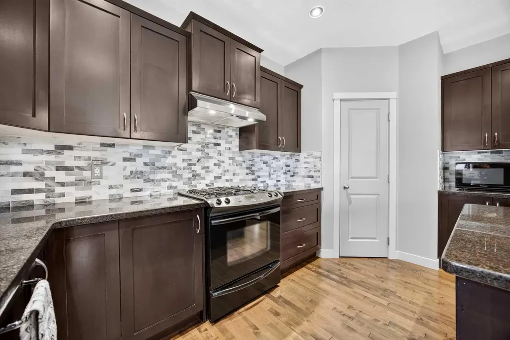 2029 Luxstone Boulevard SW Airdrie AB T4B 0J7