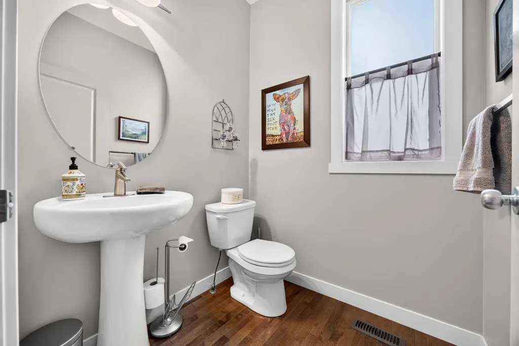 2029 Luxstone Boulevard SW Airdrie AB T4B 0J7