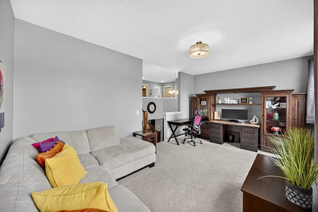 2029 Luxstone Boulevard SW Airdrie AB T4B 0J7