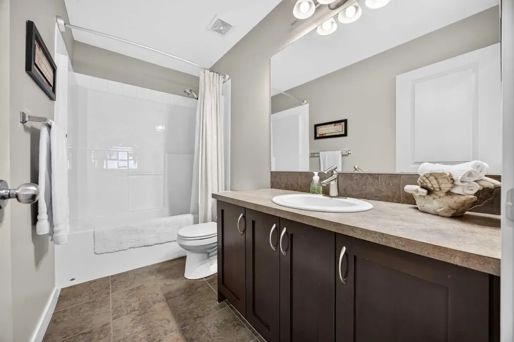 2029 Luxstone Boulevard SW Airdrie AB T4B 0J7