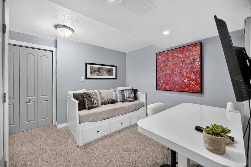 2029 Luxstone Boulevard SW Airdrie AB T4B 0J7